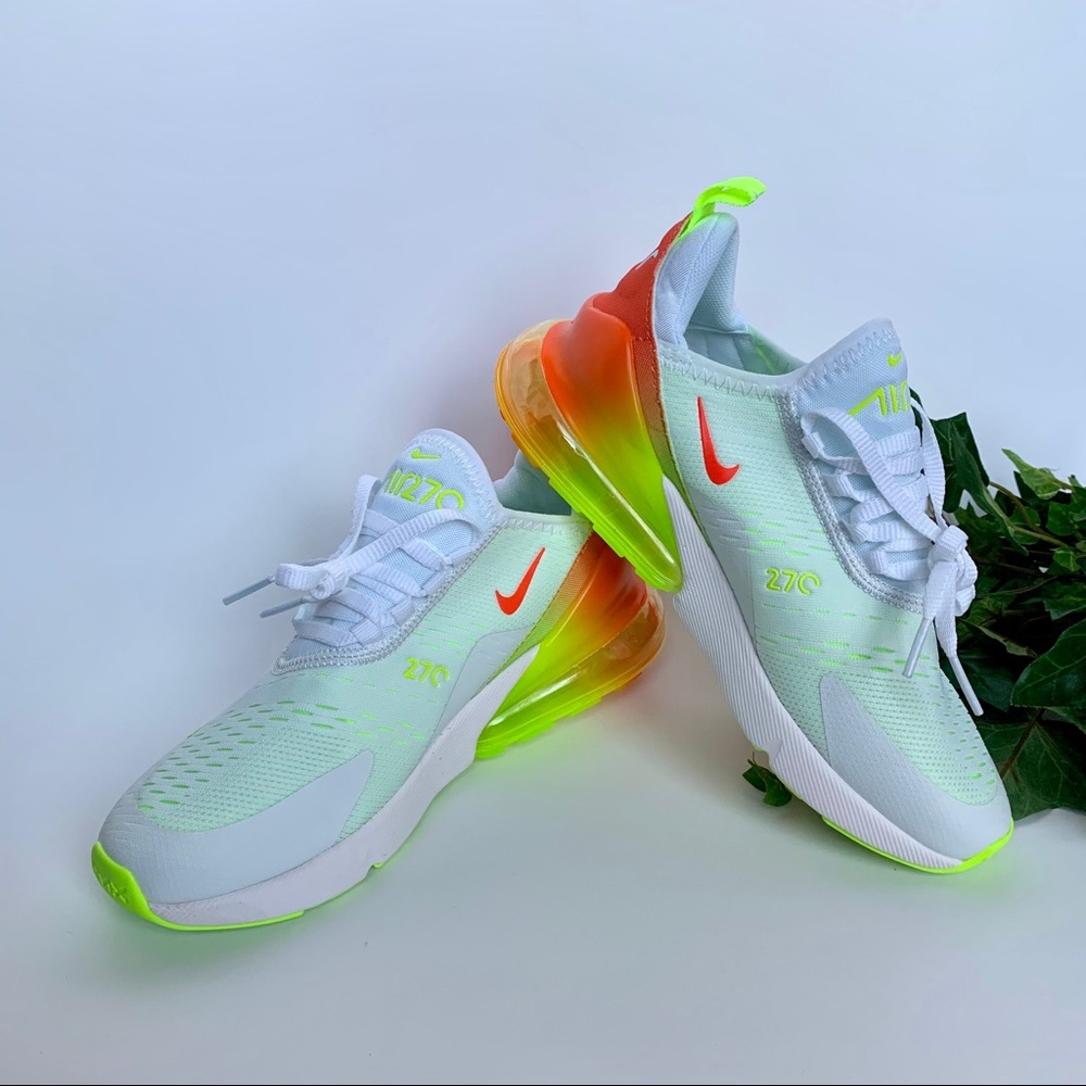 Nike Air Max 270 - Picture 3 of 8